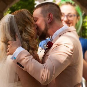 Meet your Posher, Elizabeth